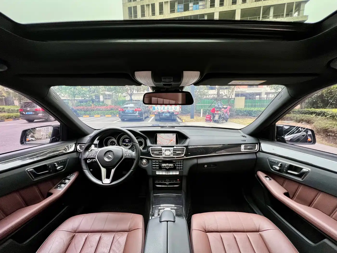 Mercedes-Benz E-Class 2015 E 320 L Sport 4MATIC фото 5