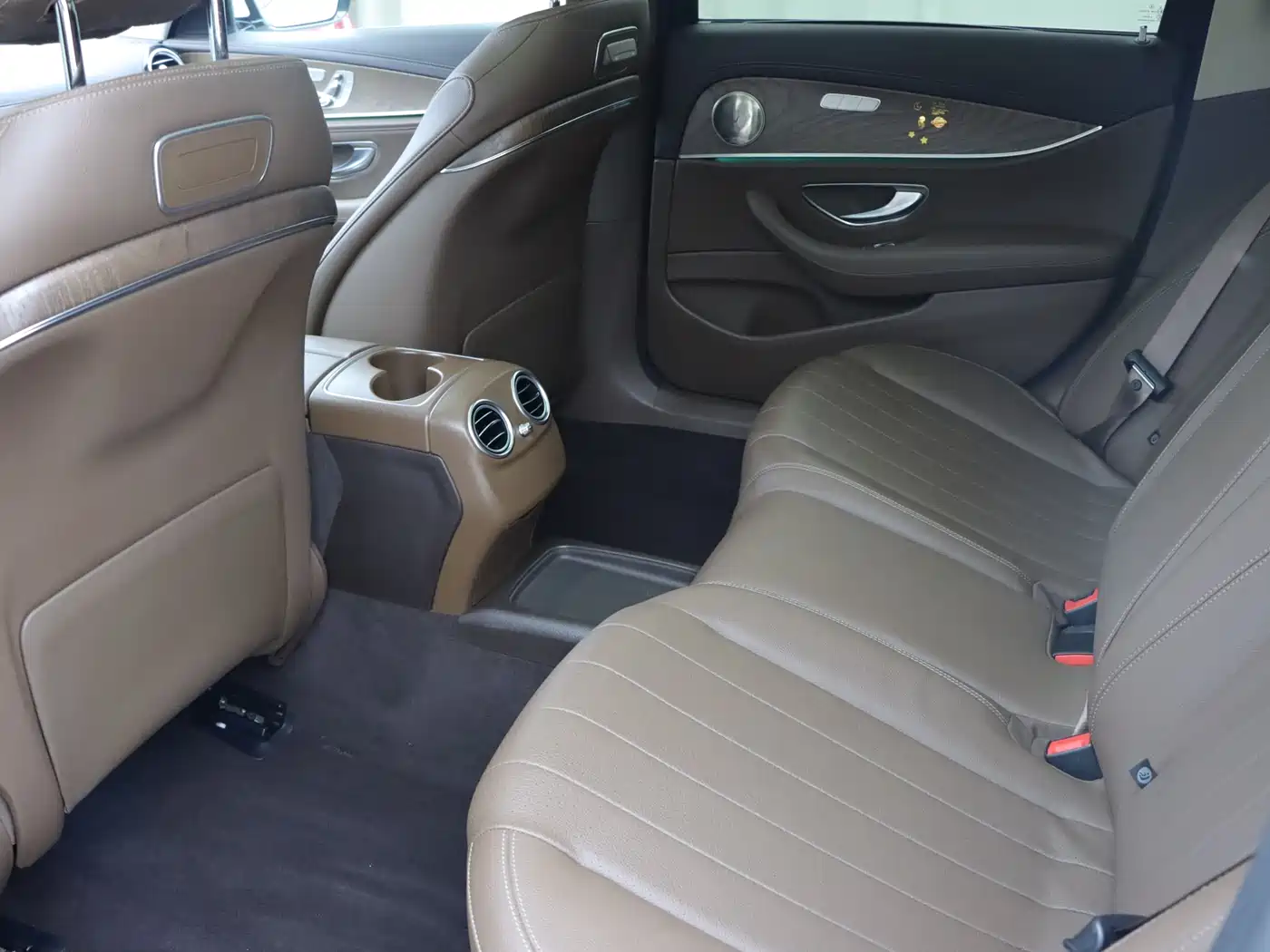 Mercedes-Benz E-Class 2017 E 300 L Luxury фото 14