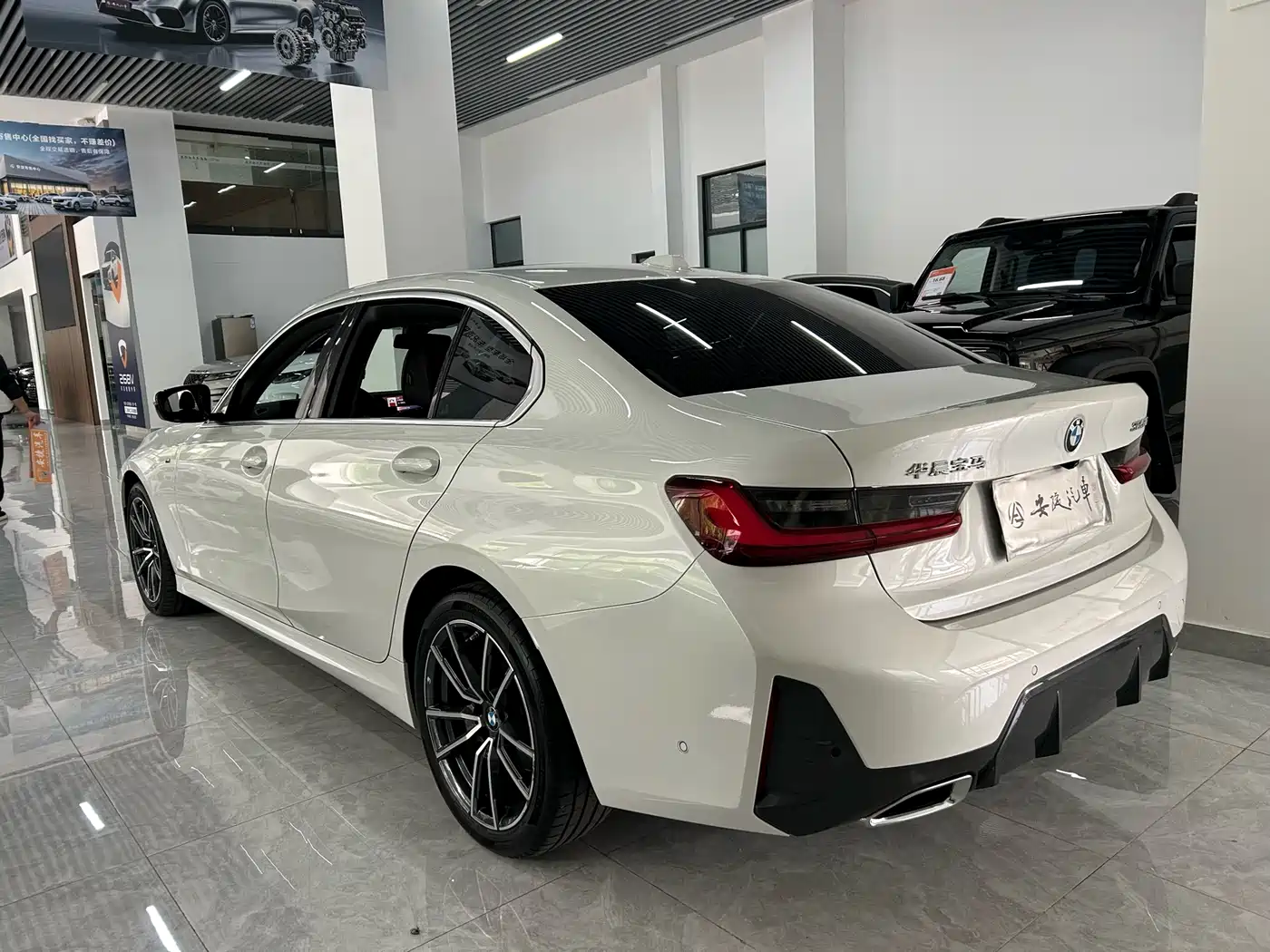 BMW 3 Series 2023 325Li M Sport Package фото 16