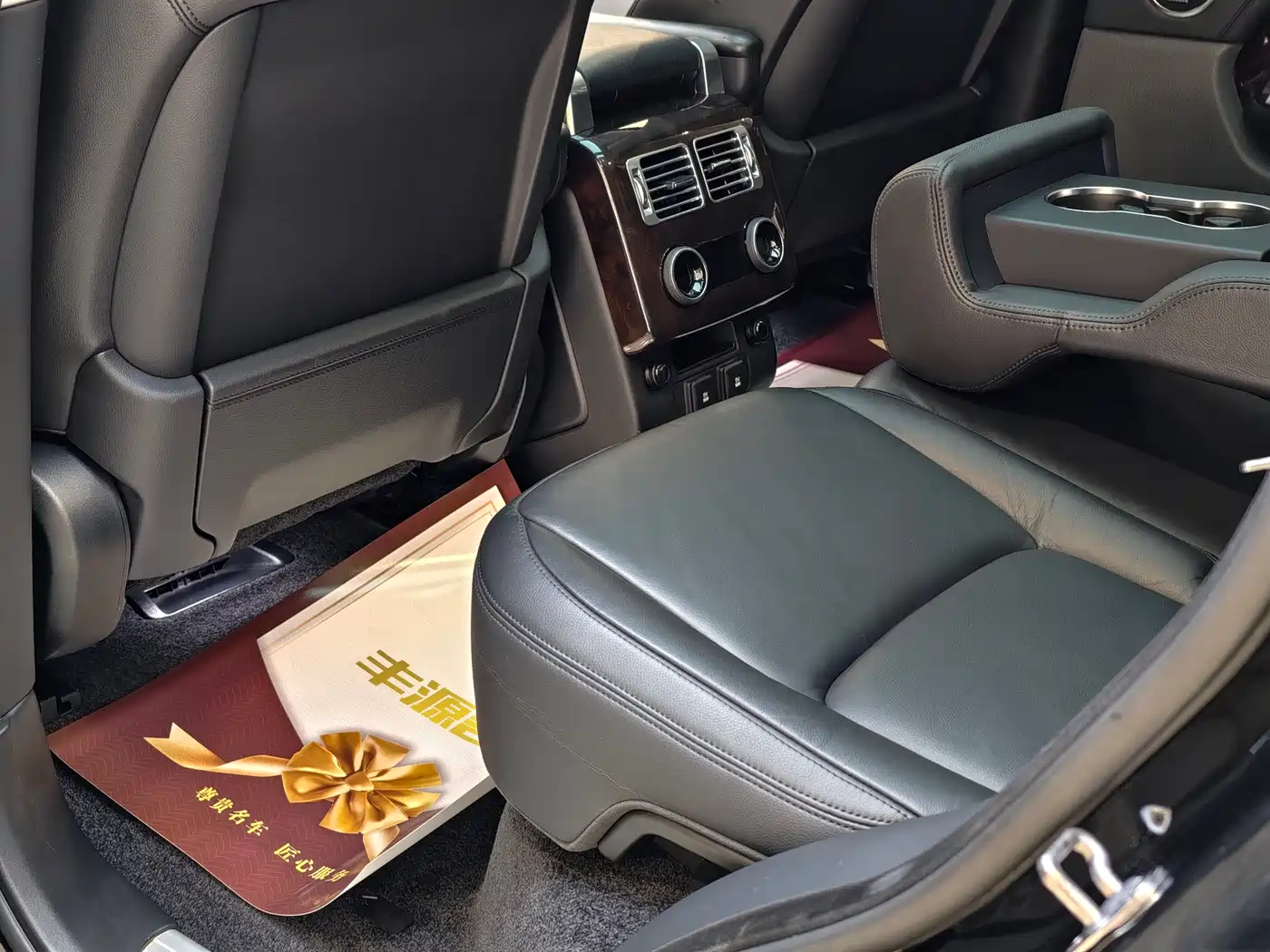 Land Rover Range Rover 2020 3.0 L6 Shengshi Edition фото 10