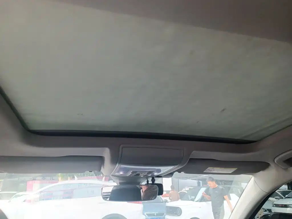 Photo 10 - Volkswagen Passat