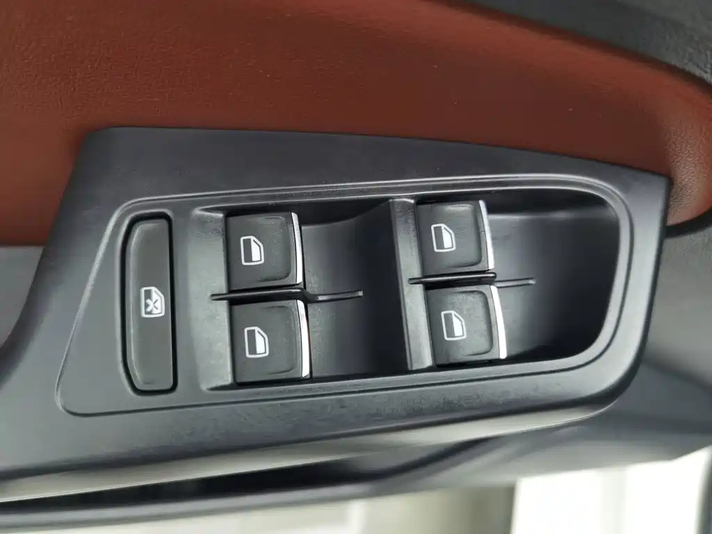 Photo 9 - Volkswagen Lamando