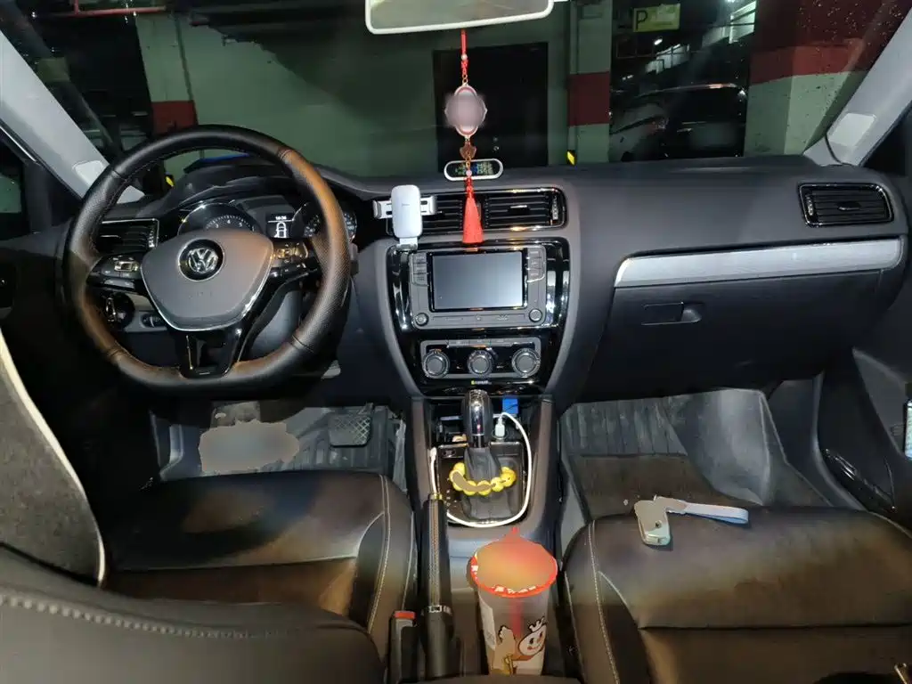 Volkswagen Sagitar 2018 280TSI DSG Spark Edition фото 10