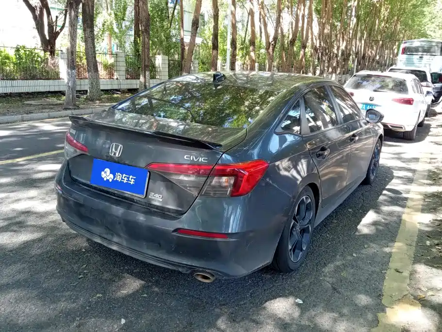 Фото 2 - Honda Civic