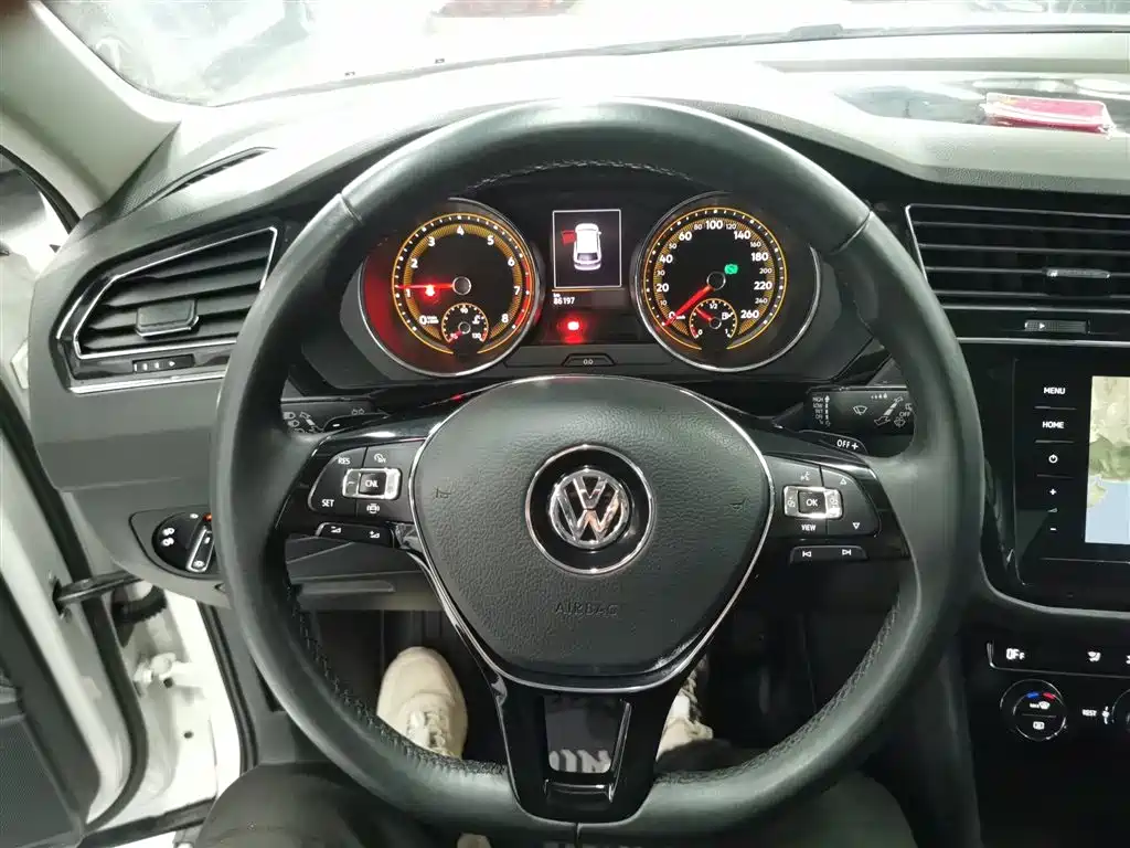 Volkswagen Tiguan L 2019 Facelift 330TSI Auto 2WD Panorama Comfort China VI фото 11