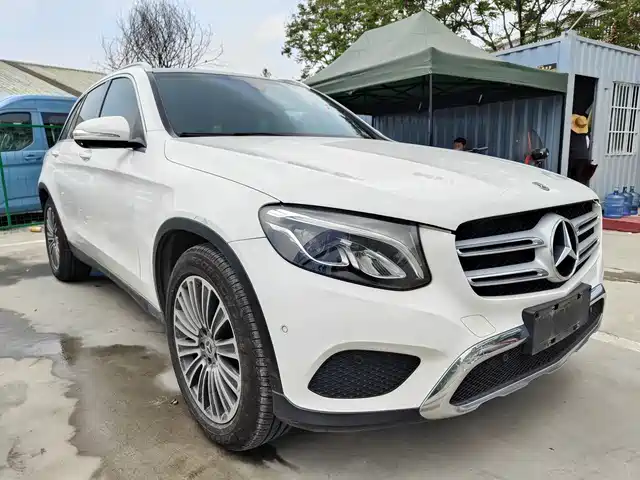 MERCEDES-BENZ GLC