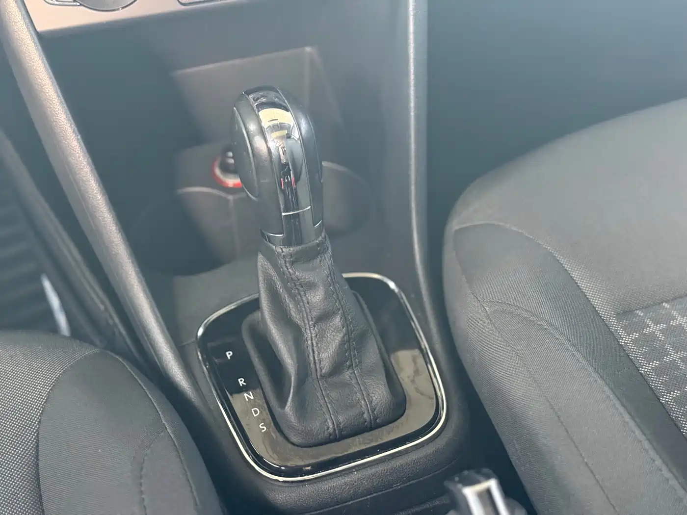 Volkswagen Polo 2016 1.6L Automatic Comfort фото 13