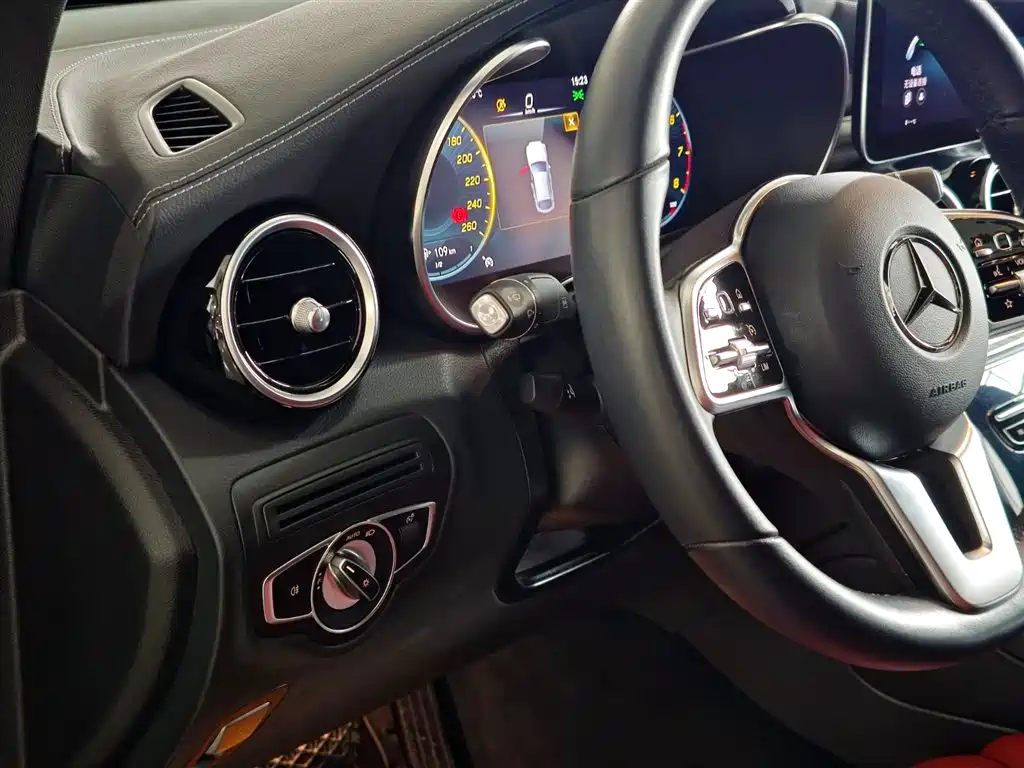 Mercedes-Benz GLC Coupe 2020 GLC 260 4MATIC Coupe SUV фото 11