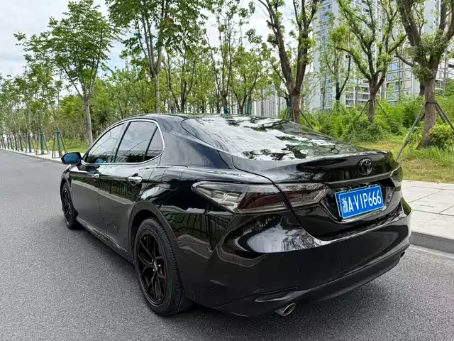 Toyota Camry 2018 2.5G Luxury Edition — фото 4