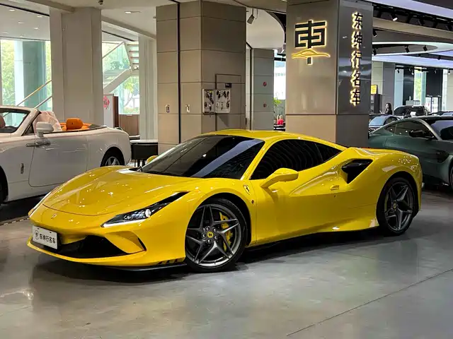 FERRARI F8