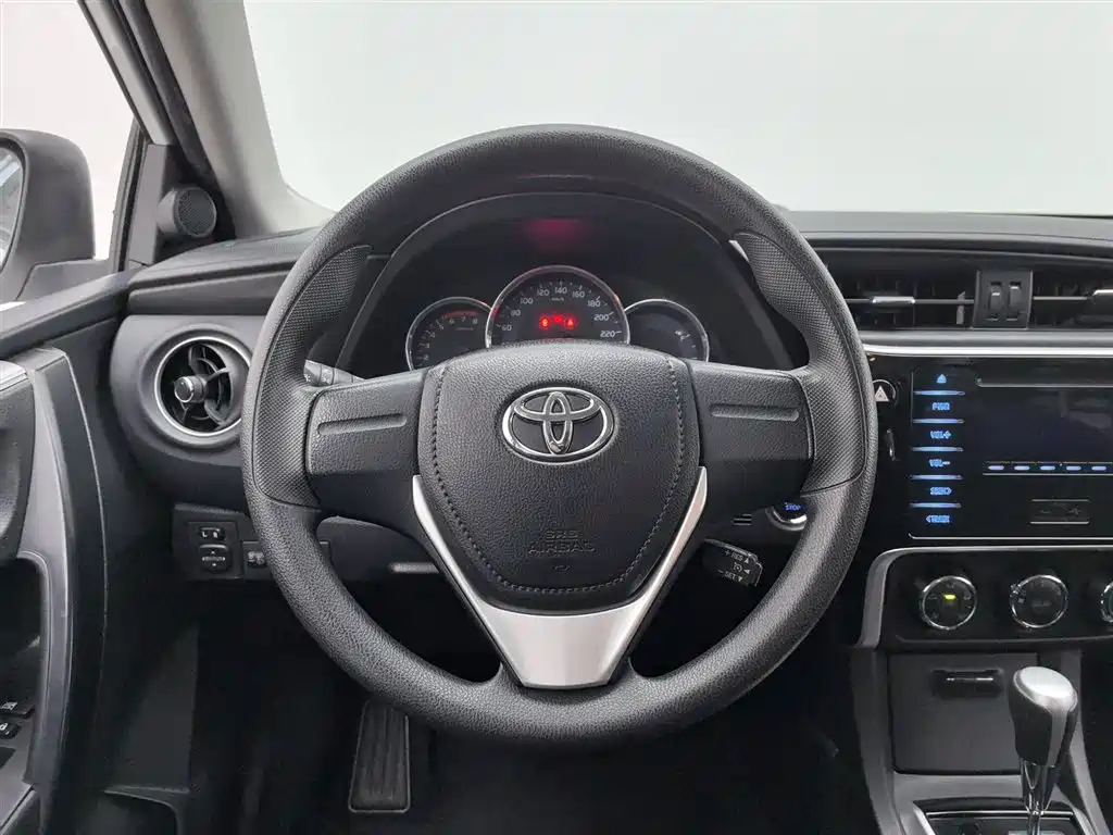 Toyota Corolla 2018 1.2T S-CVT GL Smart Edition фото 11