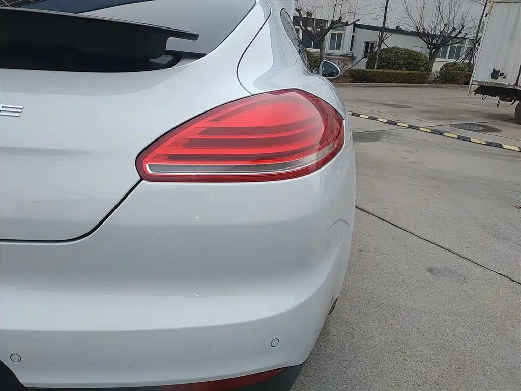 Porsche Panamera 2016 Panamera 4 Edition 3.0T фото 8