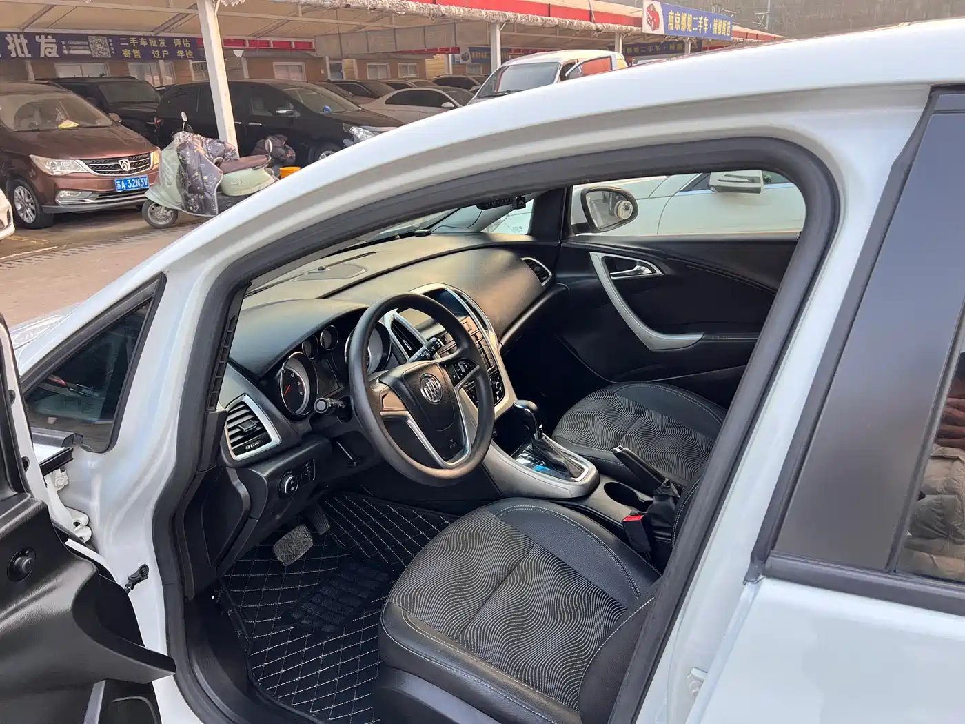 Buick Excelle 2014 XT 1.6L Automatic Fashion фото 8