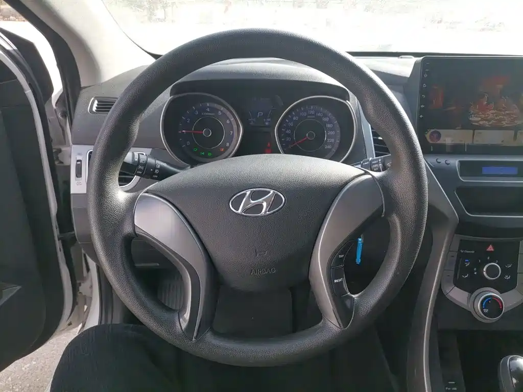 Hyundai Langdong 2016 1.6L Automatic Smart Edition фото 7