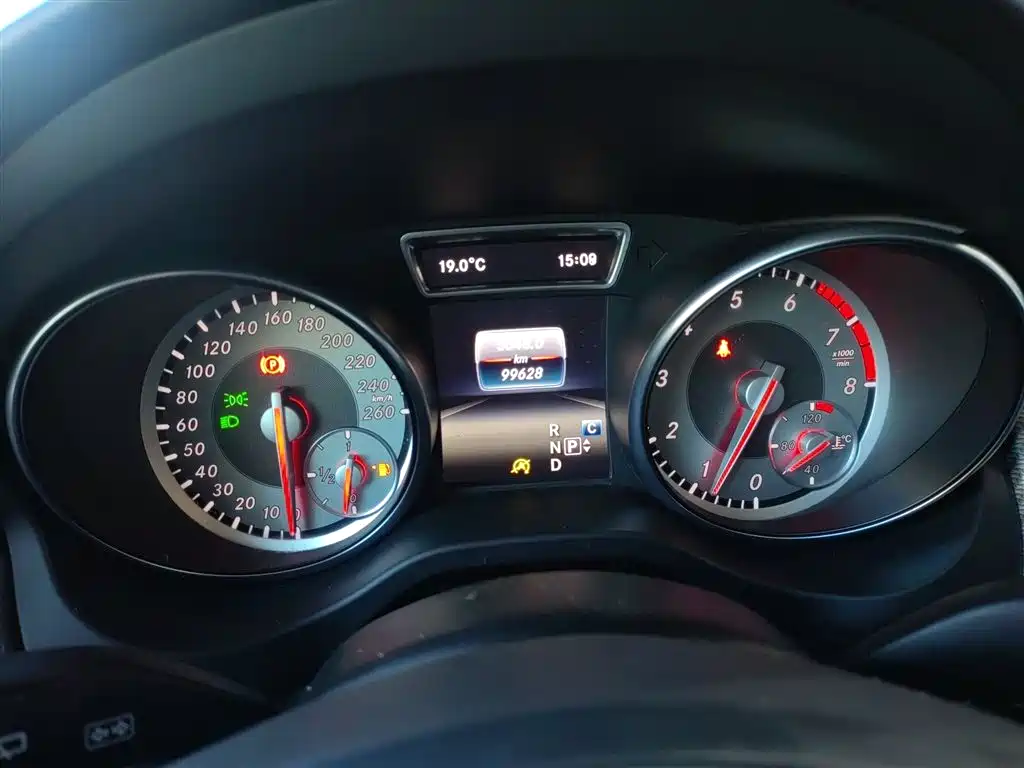 Mercedes-Benz GLA 2016 GLA 200 Dynamic фото 9