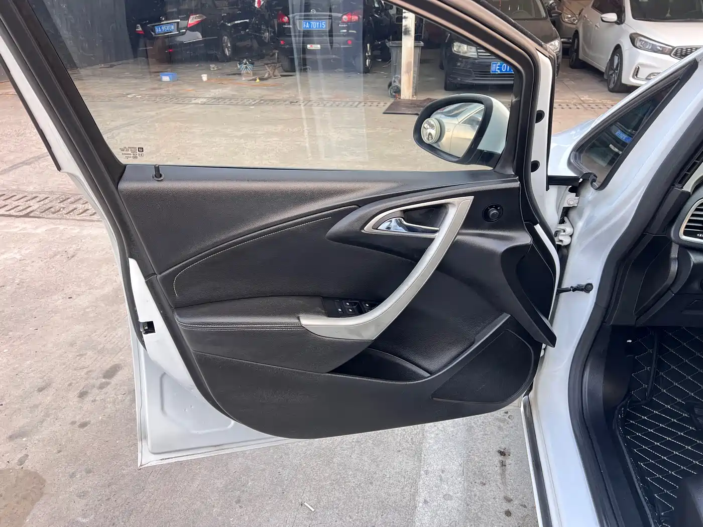 Buick Excelle 2014 XT 1.6L Automatic Fashion фото 6