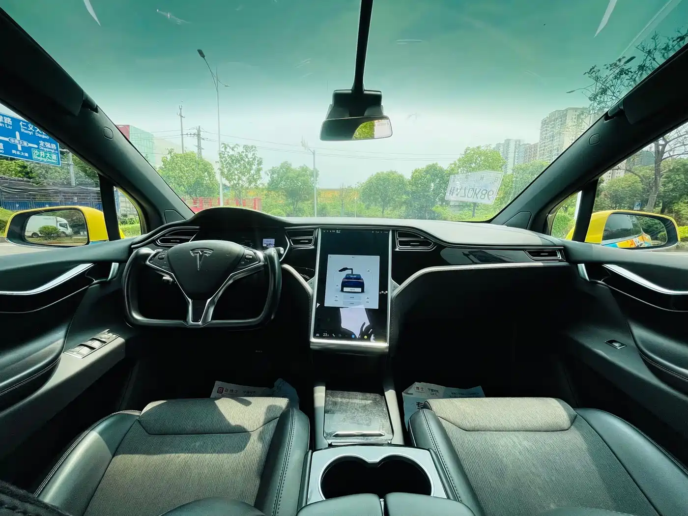 TESLA MODEL X