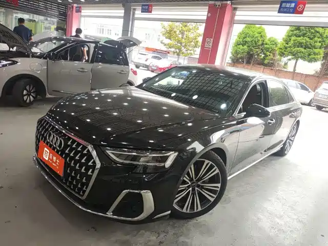 Audi A8 A8L 50 TFSI quattro, Select
