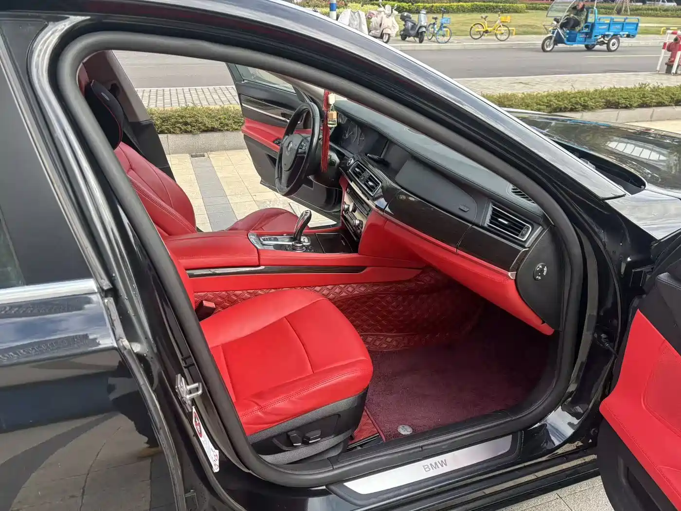 BMW 7 Series 2011 730Li Elegance фото 22