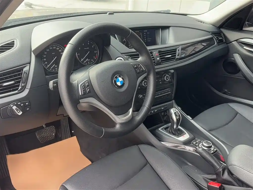 BMW X1 2015 Model sDrive18i Leading Advanced Edition фото 22