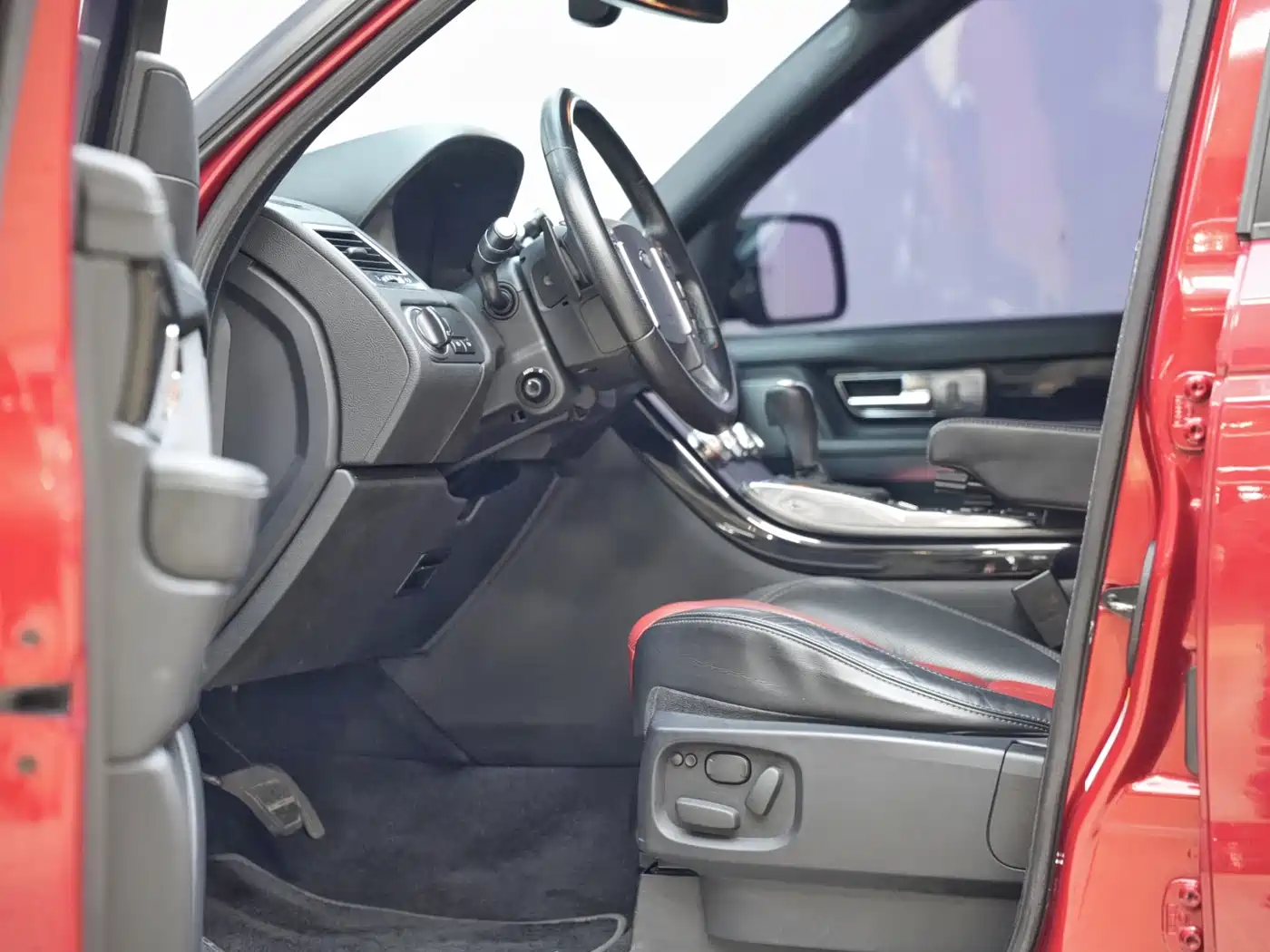 Land Rover Range Rover Sport 2013 5.0 NA V8 HSE Red Limited Edition фото 8