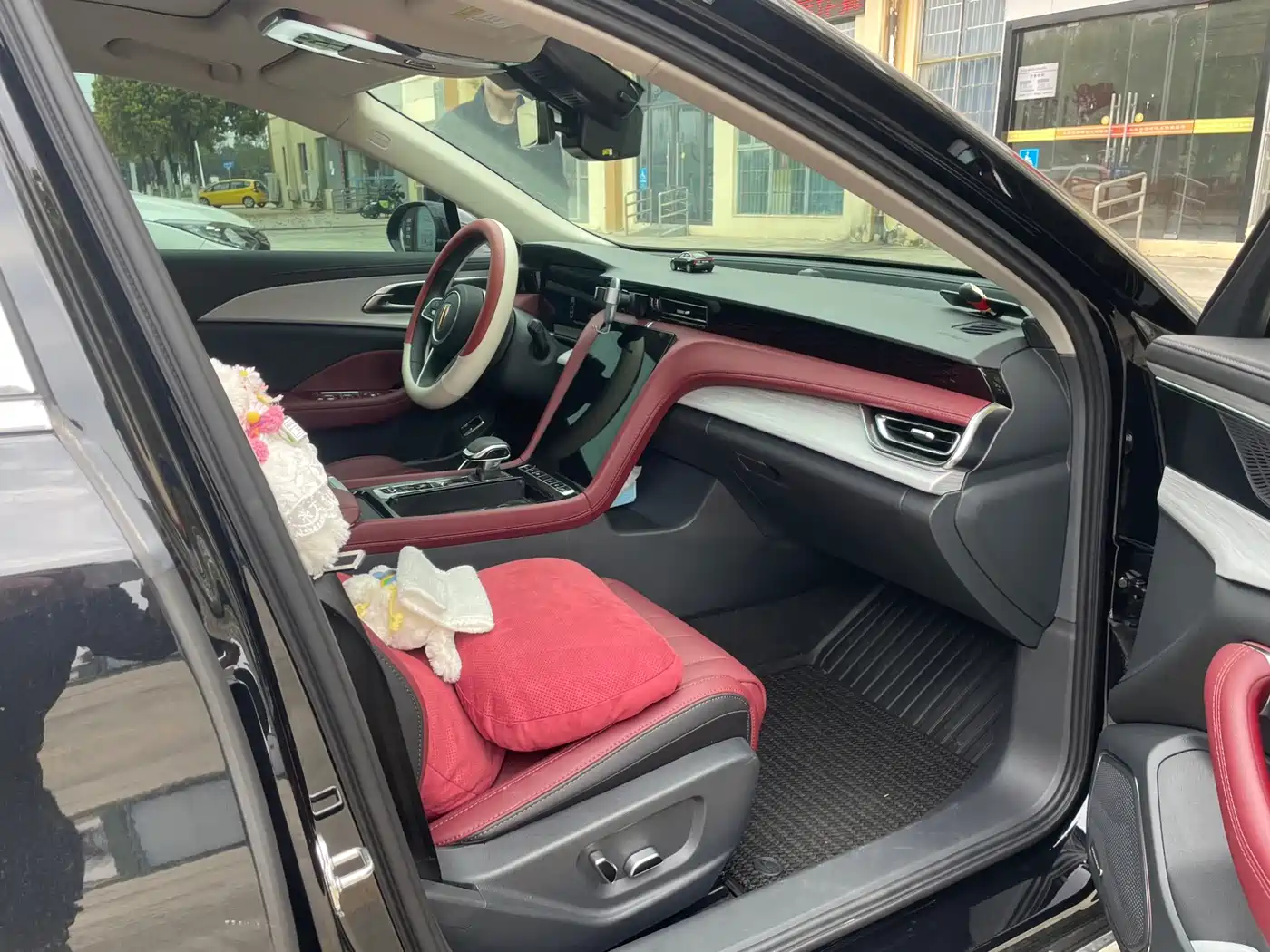 Hongqi H5 2025 2.0T Automatic Flag Celebration 500,000 Units Anniversary Edition фото 7