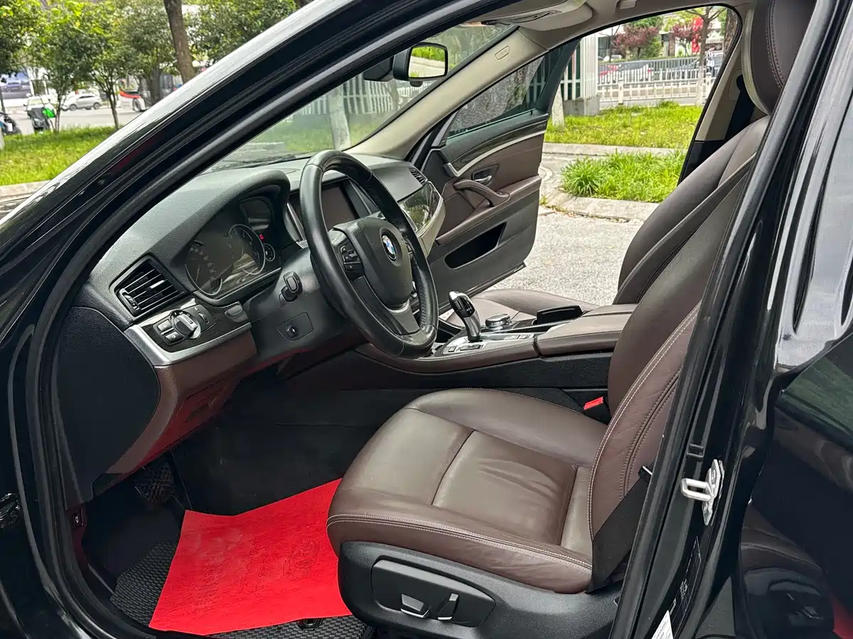 BMW 5 Series 2017 525Li Luxury Design Package фото 9