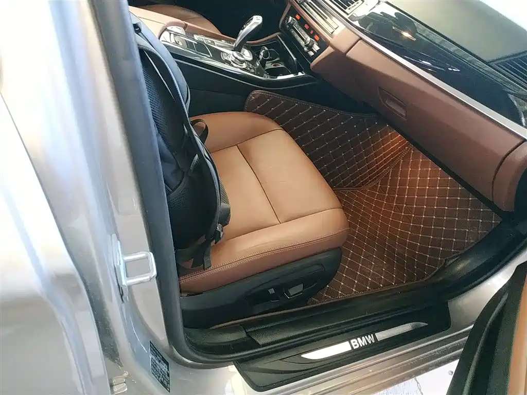 BMW 5 Series 2014 520Li Elegance фото 17