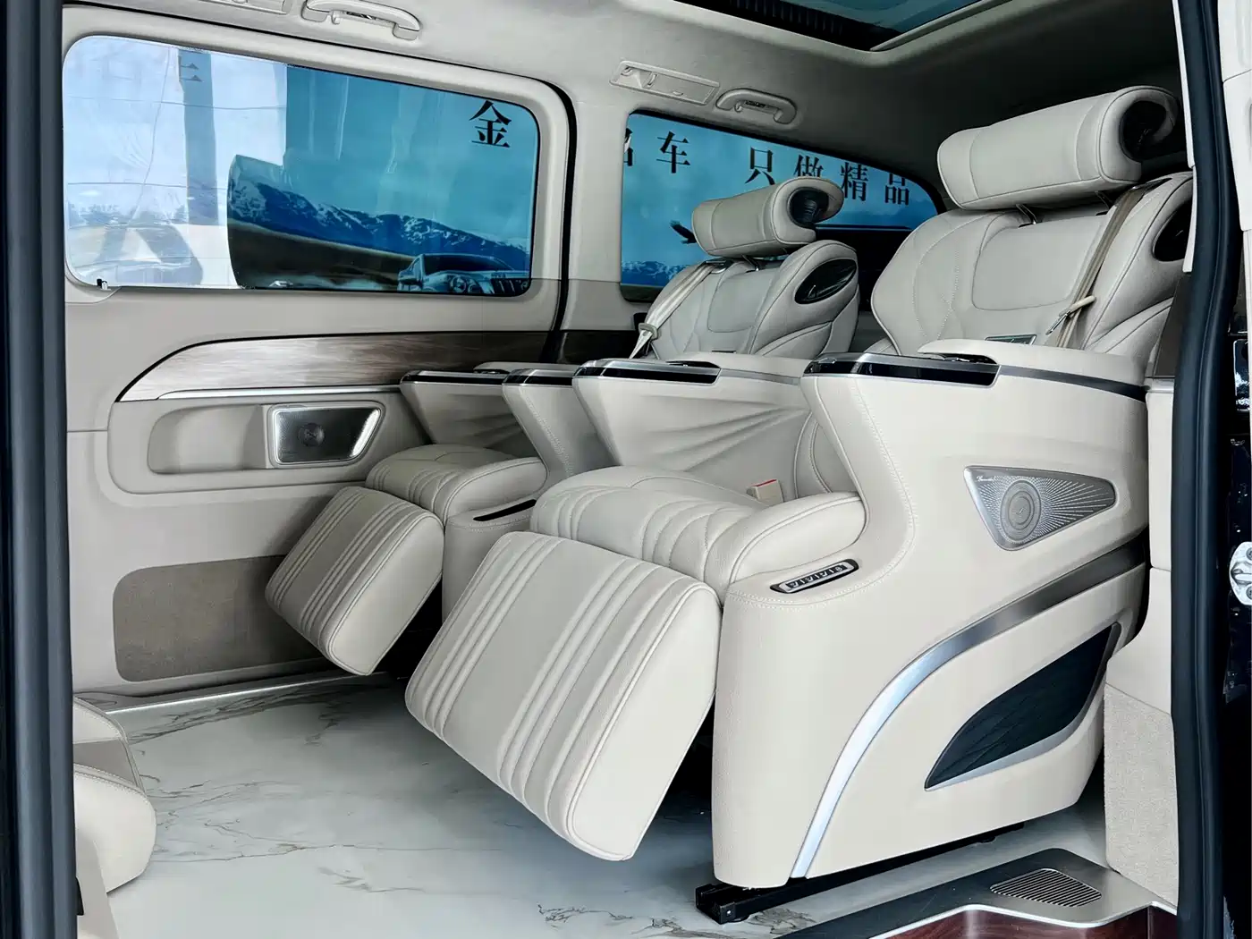 Mercedes-Benz V-Class 2022 V 260 L Long Wheelbase Luxury Edition фото 10