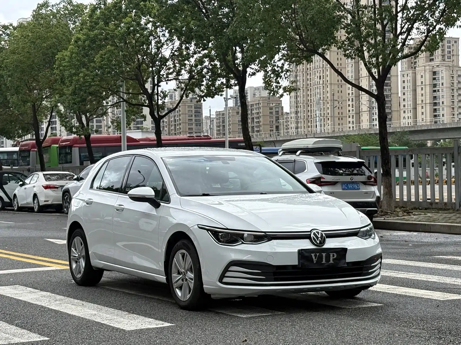 Фото 3 - Volkswagen Golf