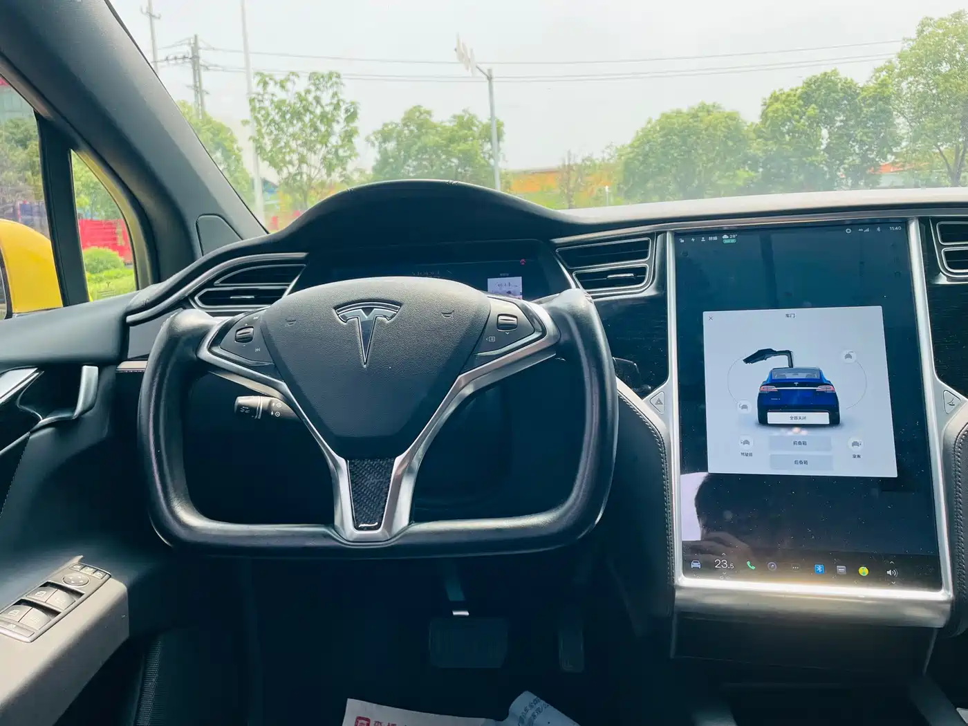 TESLA MODEL X
