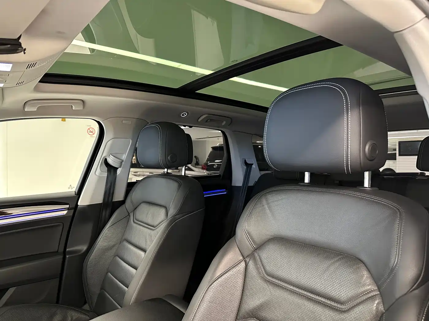 Volkswagen Touareg 2019 2.0TSI Sharp Wing Edition China VI фото 11