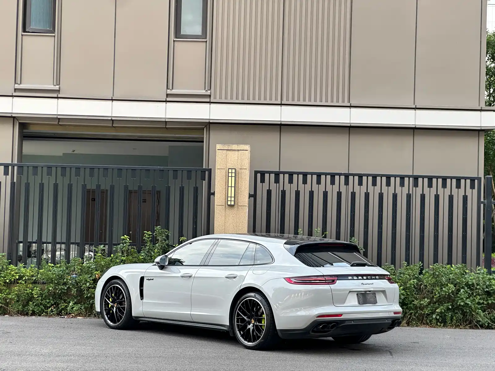 Фото 6 - Porsche Panamera New Energy