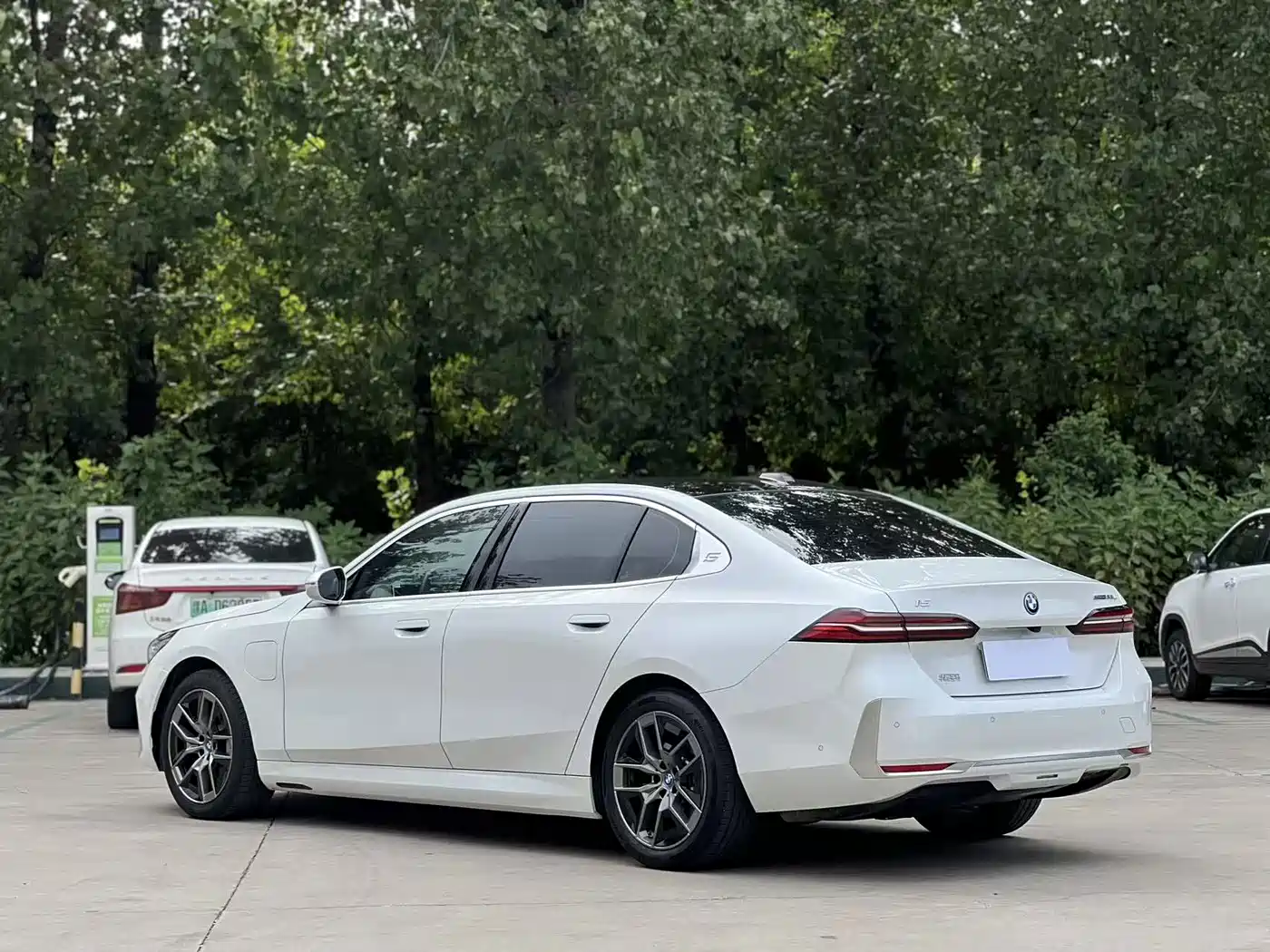 BMW i5 2024 2024 eDrive 35L Luxury Package