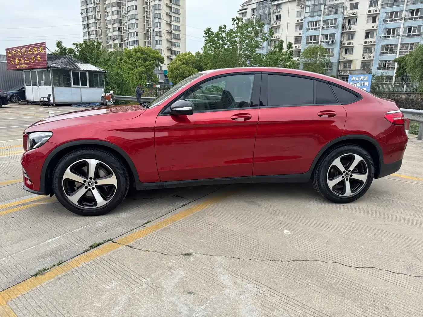 Mercedes-Benz GLC Coupe 2017 GLC 200 4MATIC Coupe SUV фото 3
