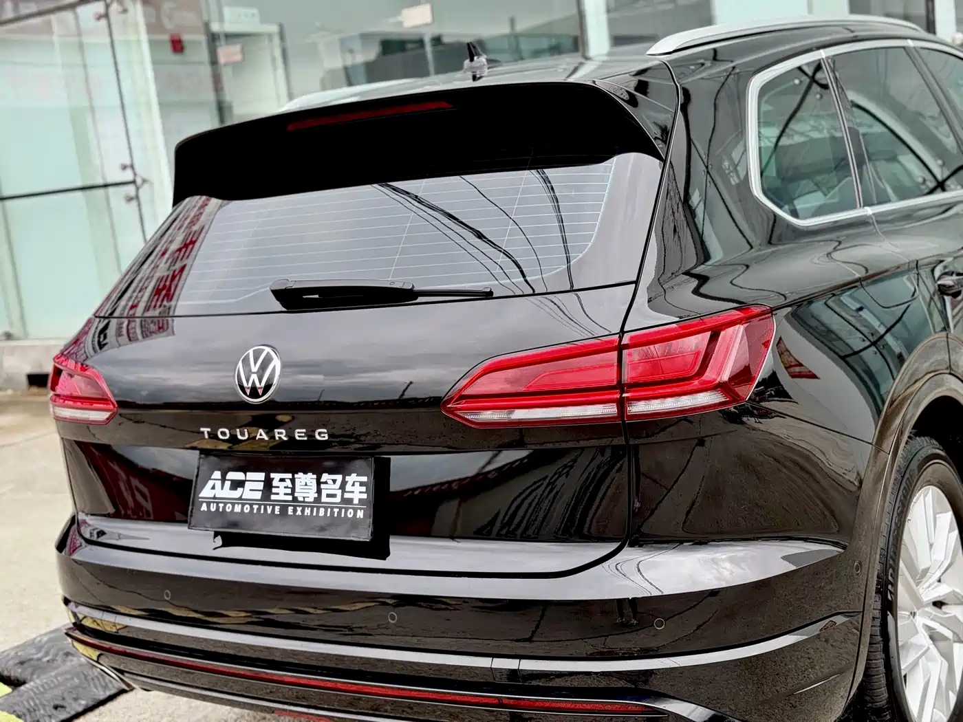 Volkswagen Touareg 2024 2023 2.0TSI R-Line Edition