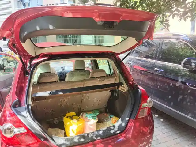 Nissan Tiida 2008 1.6L Manual Fashion — фото 5