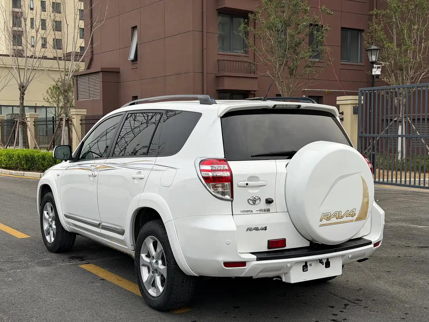 Toyota RAV4 Rongfang 2011 2.4L Automatic 4WD Luxury Edition фото 7
