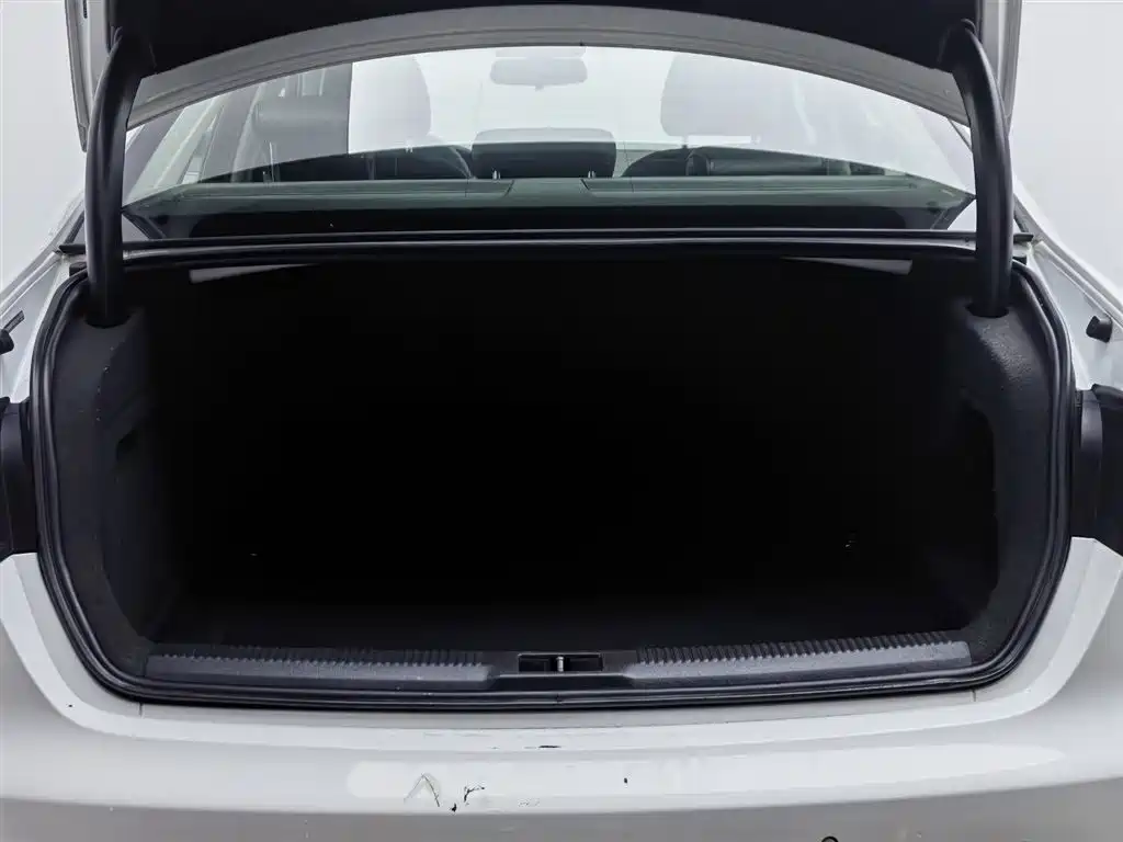 Audi A4L 2013 35 TFSI Automatic Standard фото 16