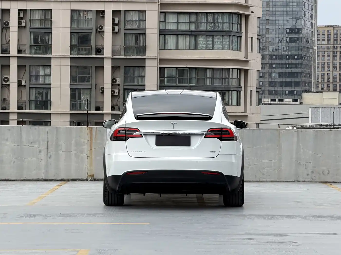 TESLA MODEL X