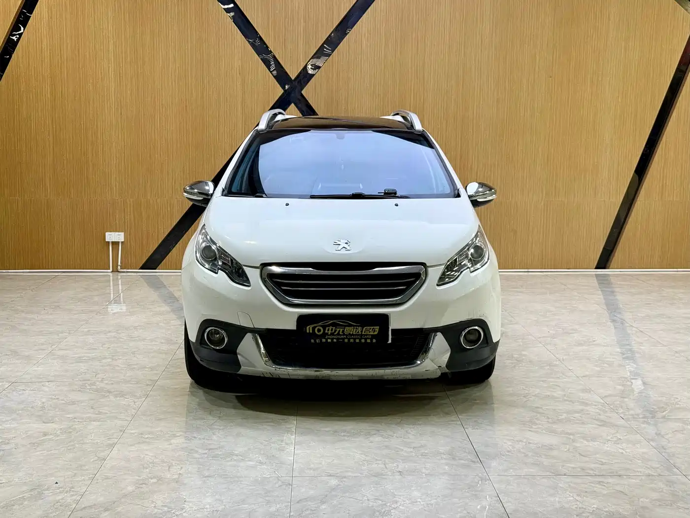 Peugeot 2008 2015 1.6L Automatic Cool Edition фото 2