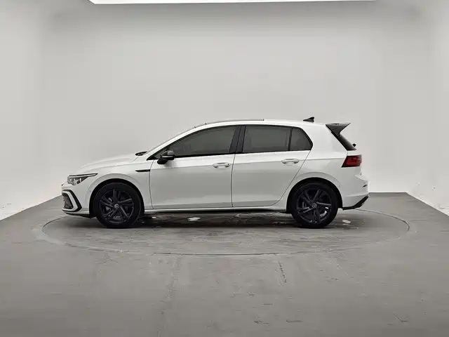 Фото 3 - Volkswagen Golf