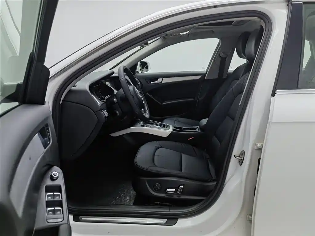 Audi A4L 2013 35 TFSI Automatic Standard фото 10