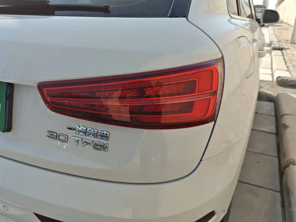 Audi Q3 2017 30 TFSI Fashion фото 24