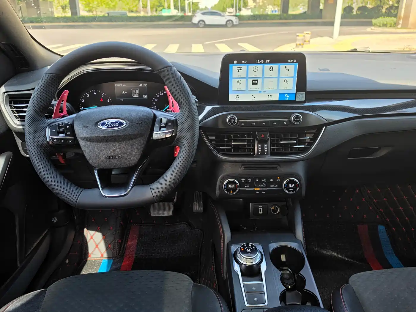 Фото 4 - Ford Focus