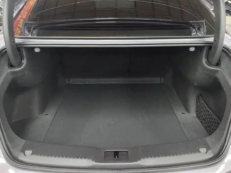 Hongqi H5 2023 2.0T Auto Smart Connect Flag Comfort фото 4