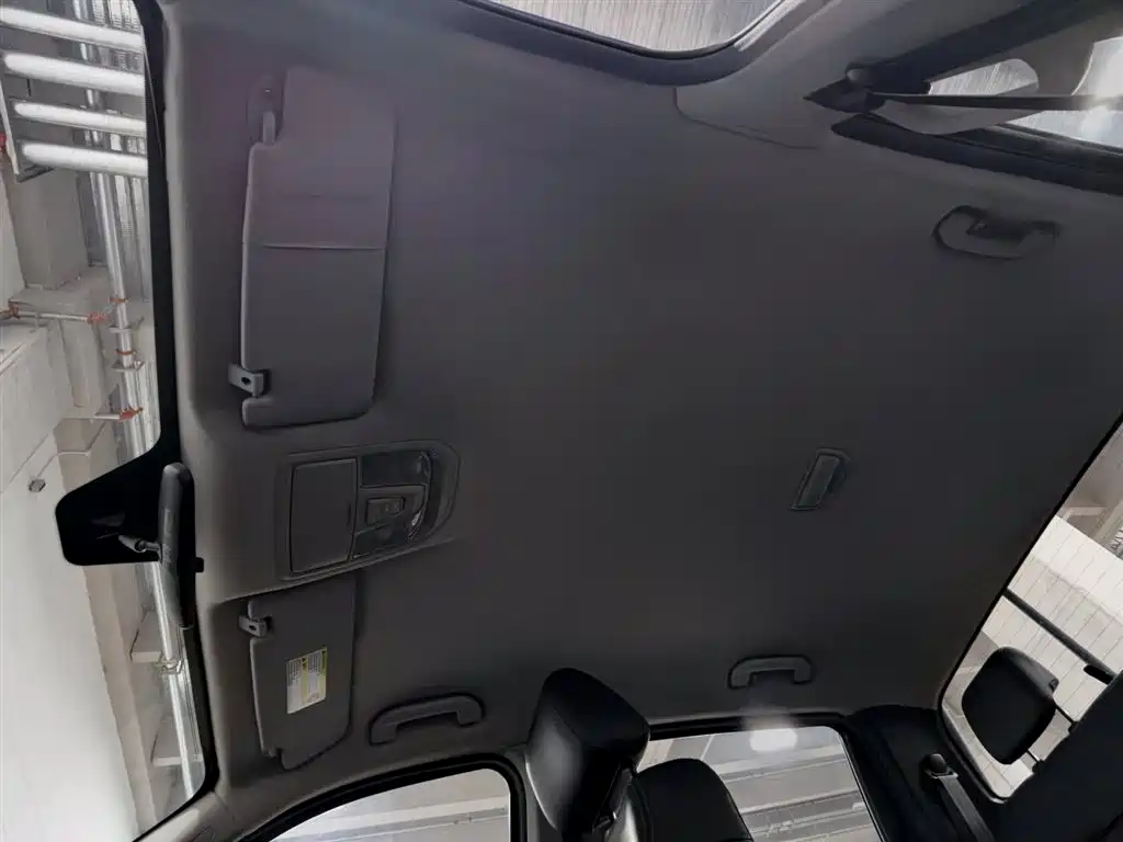 SAIC Maxus Maxus T60 2017 2.0T Gasoline Manual 2WD High Chassis Elite Standard Cab фото 14