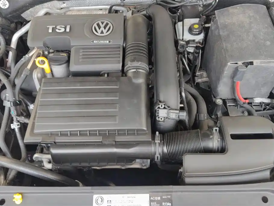 Volkswagen Sagitar 2015 230TSI Automatic Luxury фото 10