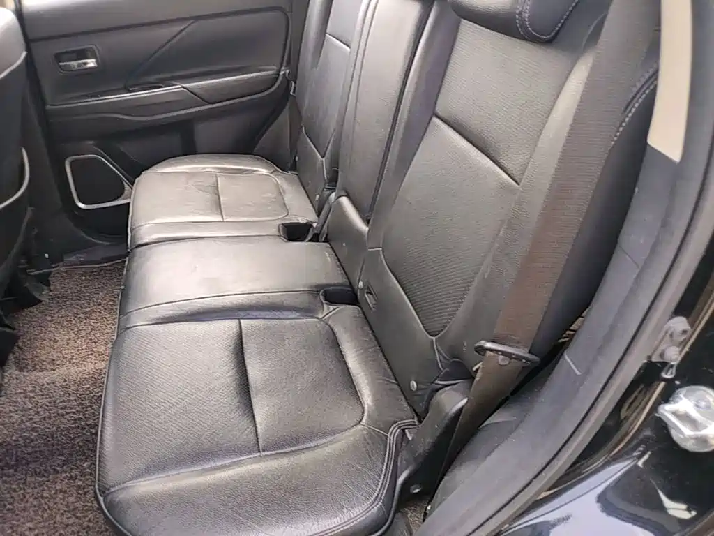 Mitsubishi Outlander 2017 2016 2.4L 4WD Elite Edition 5-seater