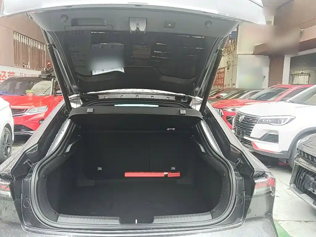 Changan UNI-V 2025 2025 1.5T 500Bar Premium Sport Model